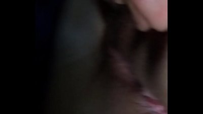 Mat enger Frëndin am Auto